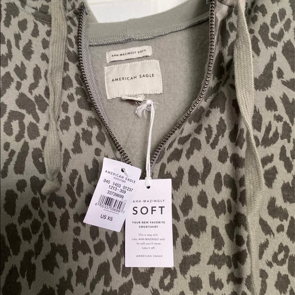 american eagle cheetah hoodie - Picture 3 of 3